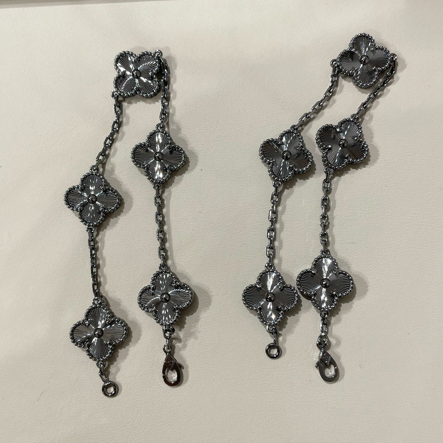 [Star]New CLOVER 5 MOTIF BLACK BRACELET