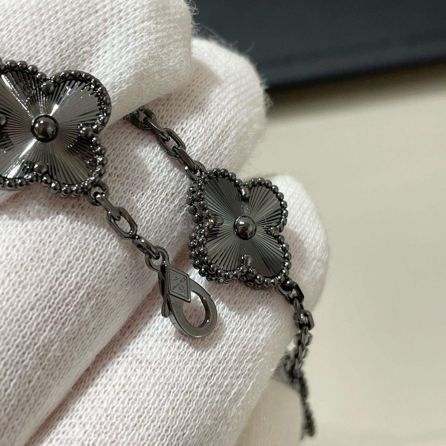 [Star]New CLOVER 5 MOTIF BLACK BRACELET