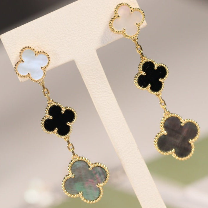 ¡®Star¡¯CLOVER EARRINGS GOLD ONYX MOP 3 MOTIF