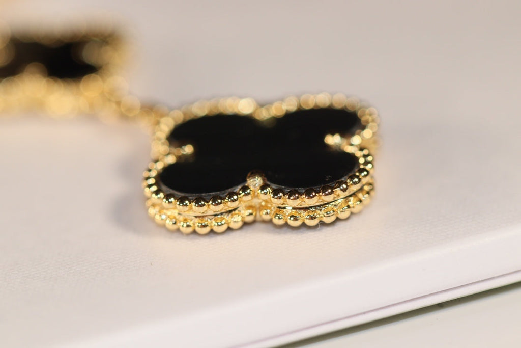 ¡®Star¡¯CLOVER EARRINGS GOLD ONYX MOP 3 MOTIF