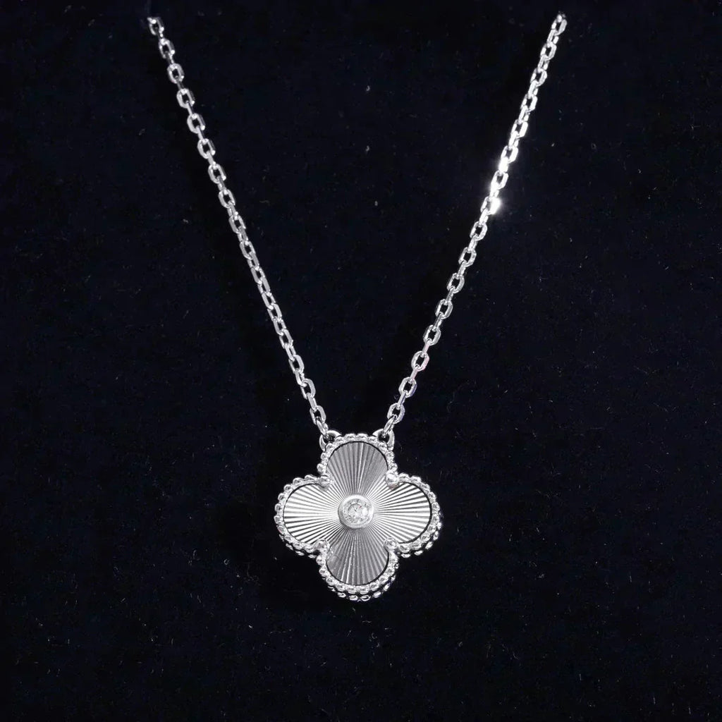 ¡®Star¡¯CLOVER  15MM DIAMOND LASER NECKLACE SILVER