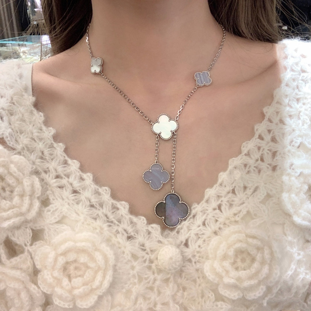 ¡®Star¡¯CLOVER MOP CHALCEDONY NECKLACE SILVER 6 MOTIF