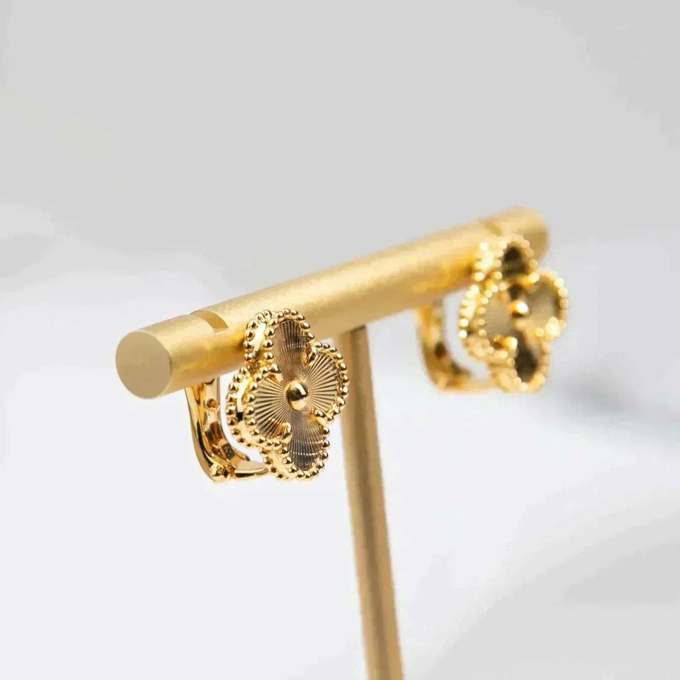 ¡®Star¡¯CLOVER MEDIUM 1 MOTIFS LASER EARRINGS