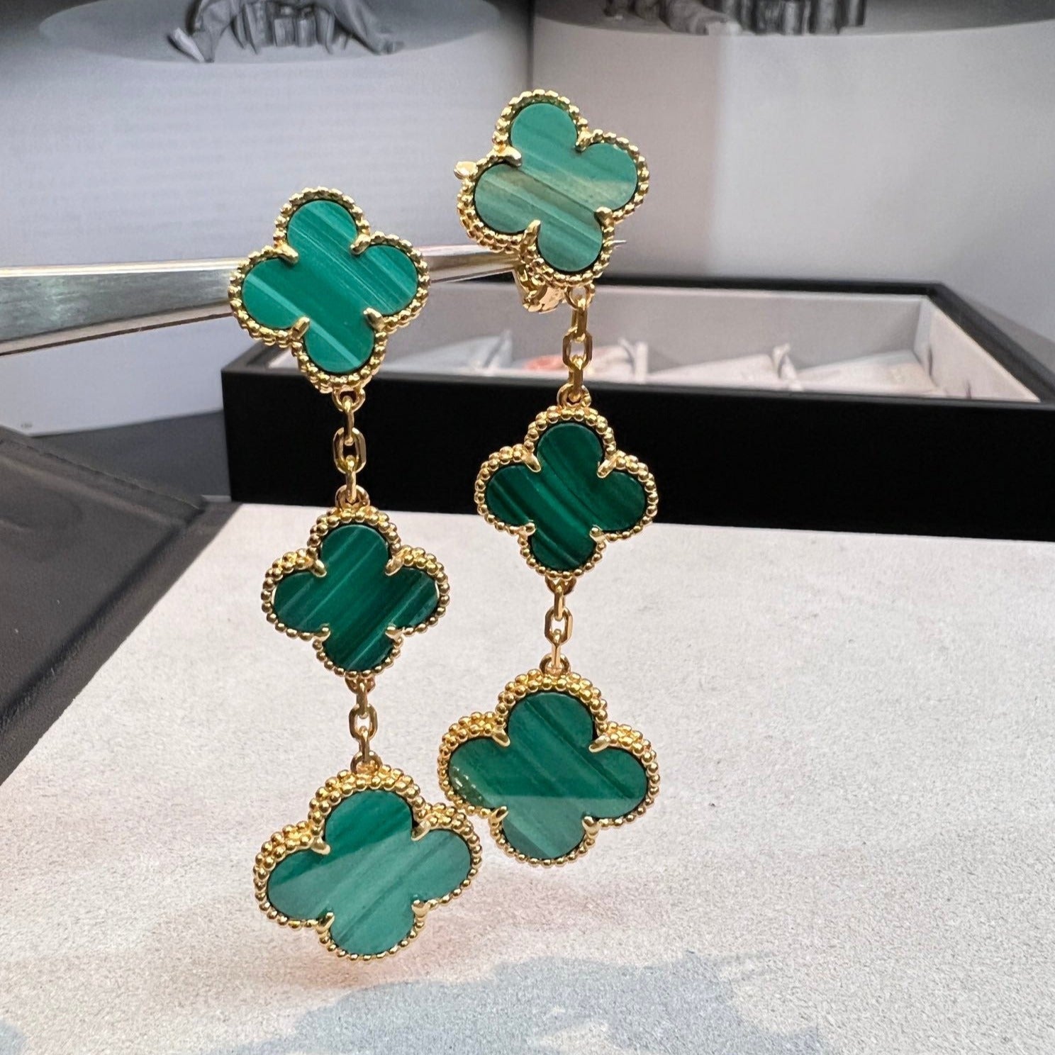 ¡®Star¡¯CLOVER MALACHITE 3 MOTIFS GOLD