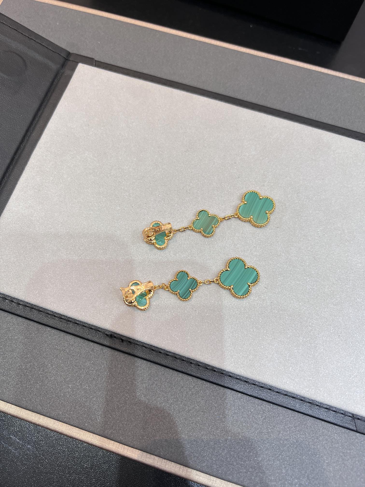 ¡®Star¡¯CLOVER MALACHITE 3 MOTIFS GOLD