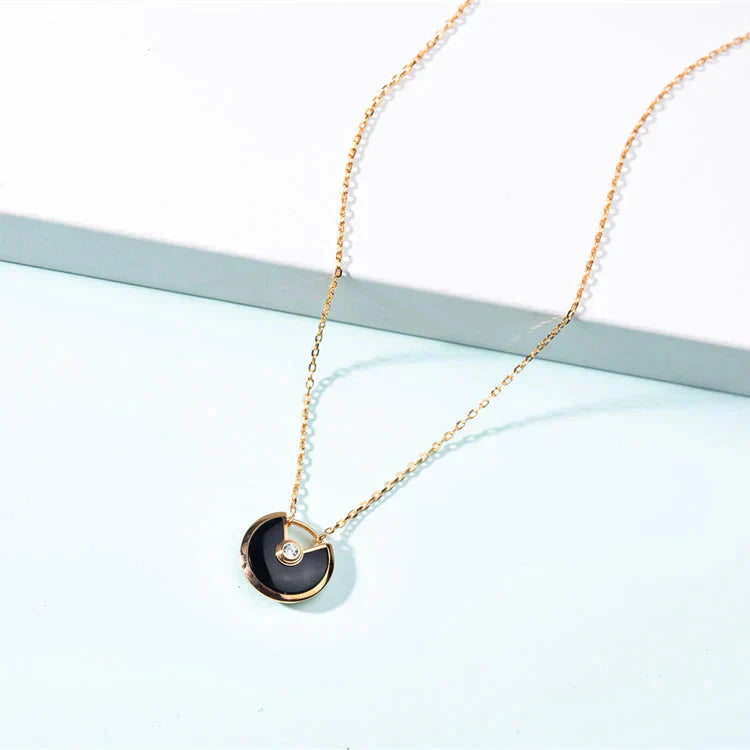 ¡®Star¡¯AMULETTE GOLD CARNELIAN ONYX NECKLACE