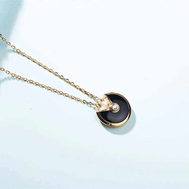¡®Star¡¯AMULETTE GOLD CARNELIAN ONYX NECKLACE