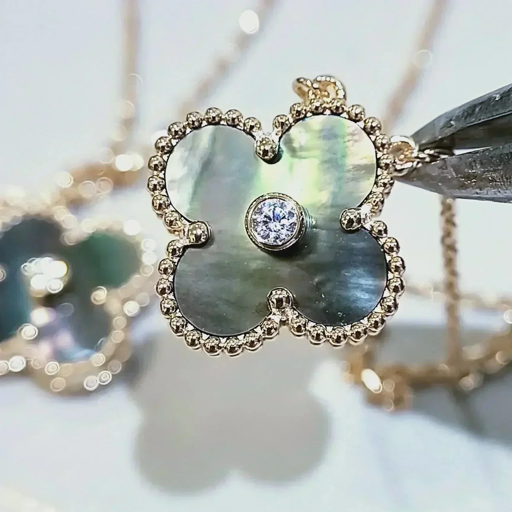 ¡®Star¡¯CLOVER 15MM DIAMOND AND MOTHER-OF-GREY NECKLACE