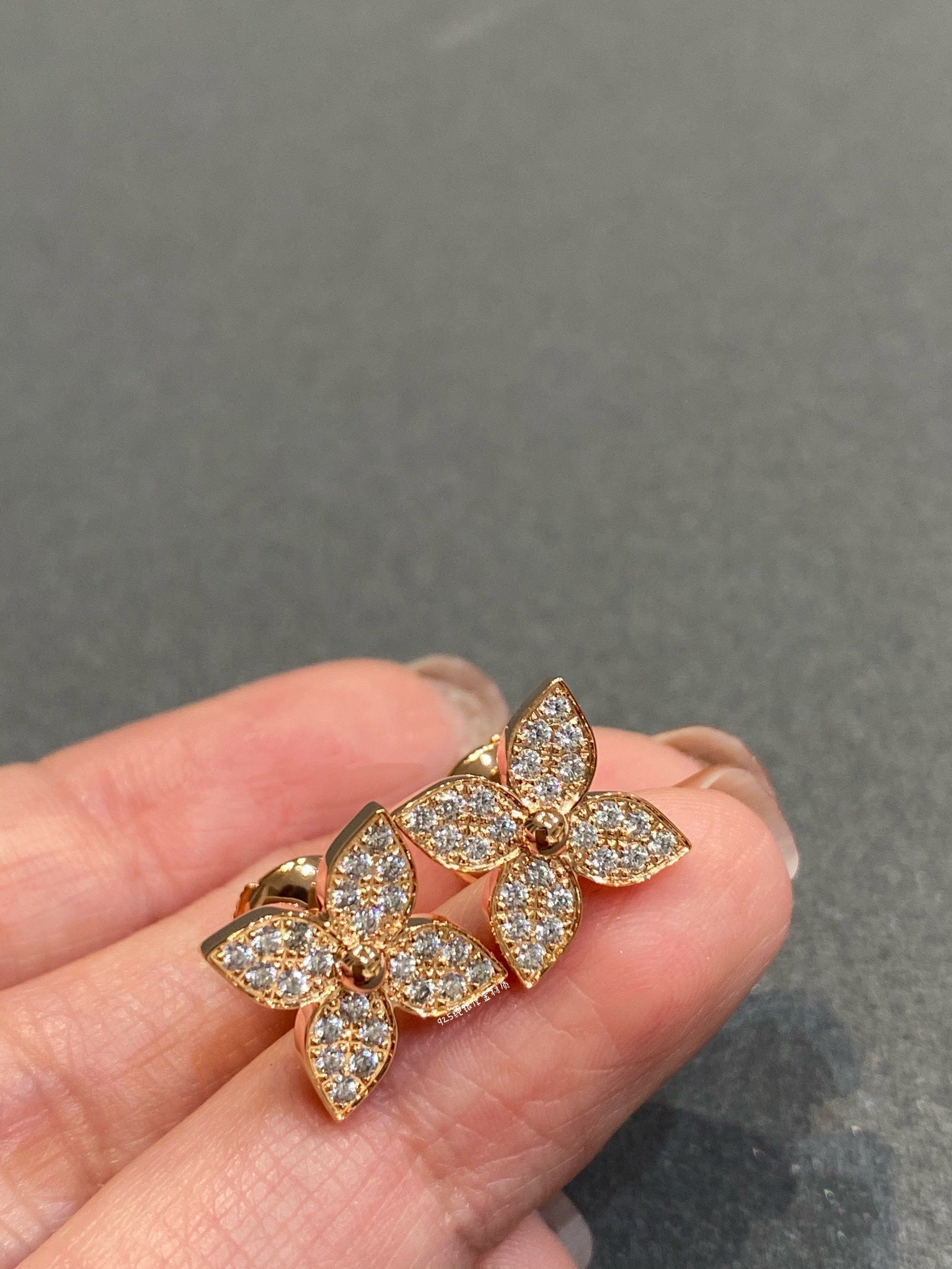 ¡®Star¡¯STAR DIAMOND EARRINGS