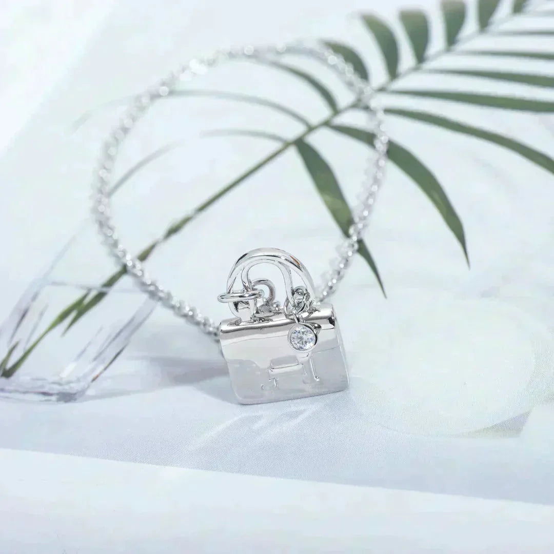 ¡®Star¡¯AMULETTE PEDANT SILVER NECKLACE