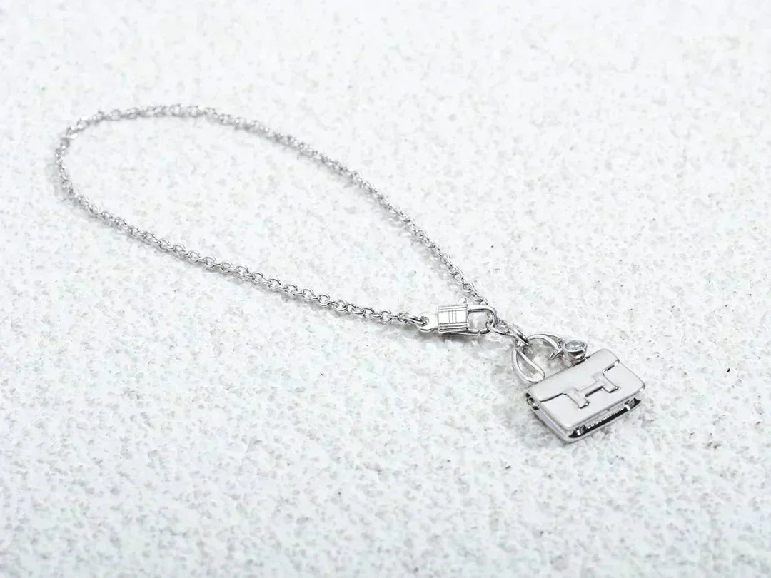 ¡®Star¡¯AMULETTE PEDANT SILVER NECKLACE