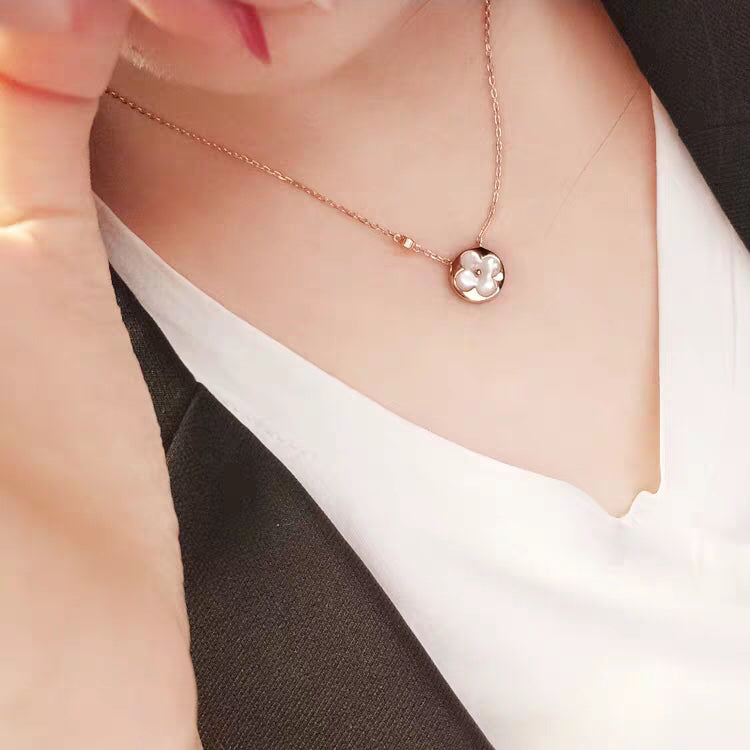 ¡®Star¡¯SUN MOP GOLD 1 DIAMOND NECKLACE