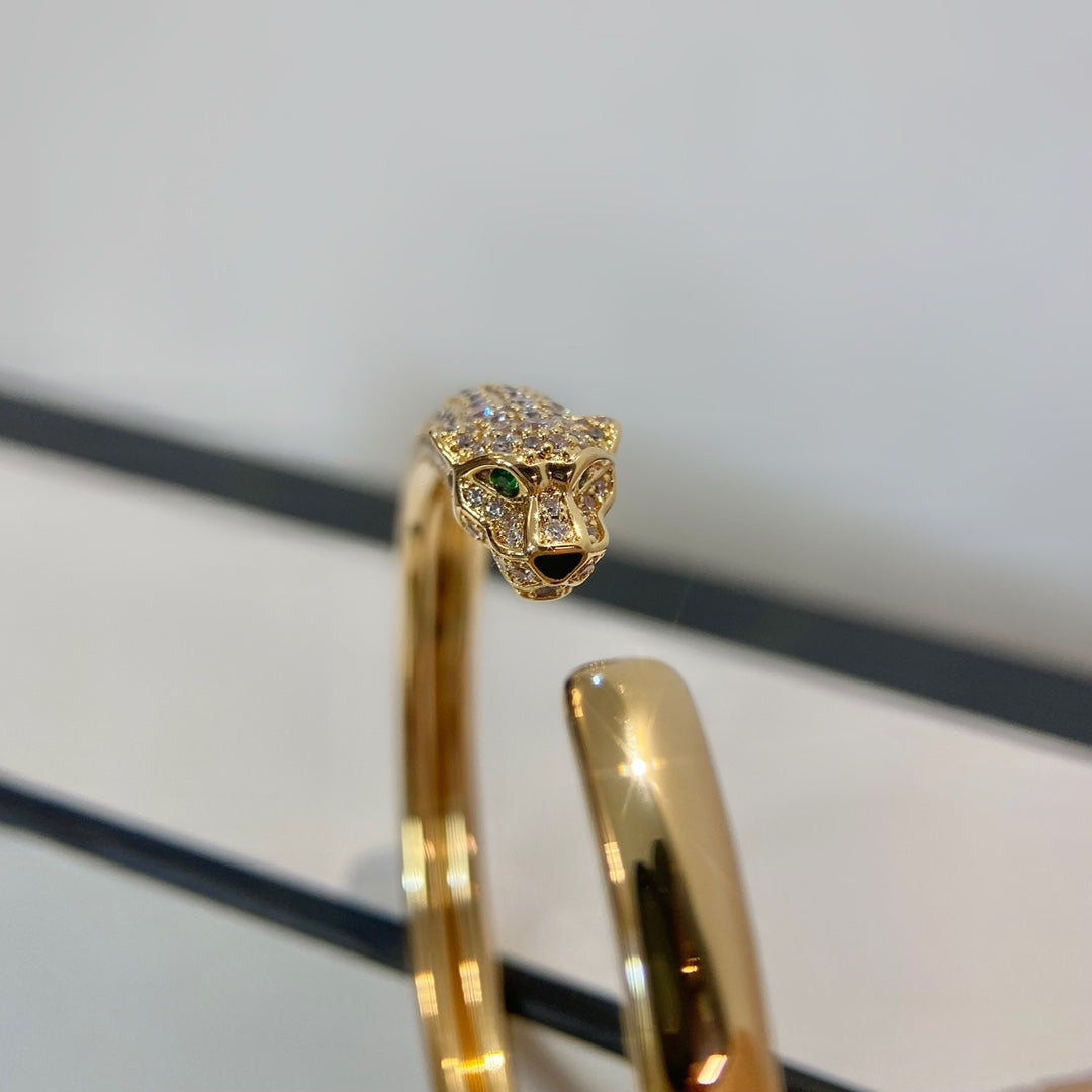 ¡®Star¡¯PANTHERE GOLD DIAMOND OPEN BRACELET