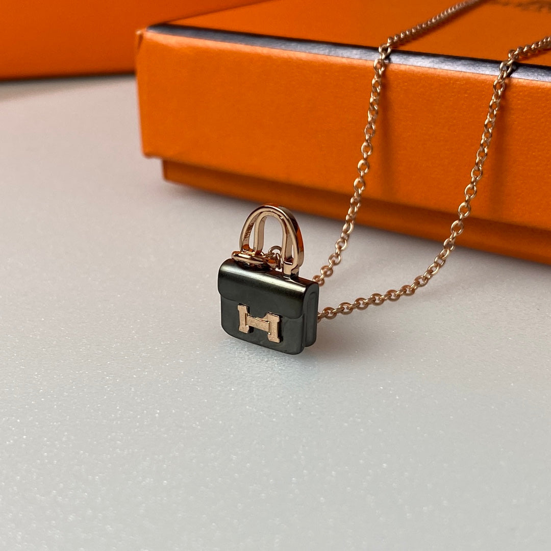 ¡®Star¡¯CONSTANCE BLACK PEDANT PINK GOLD NECKLACE