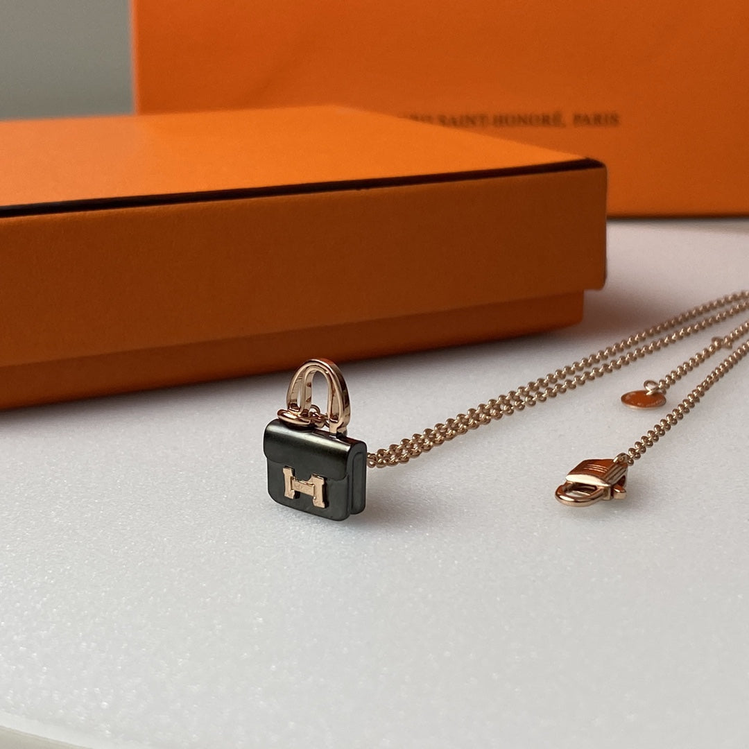 ¡®Star¡¯CONSTANCE BLACK PEDANT PINK GOLD NECKLACE