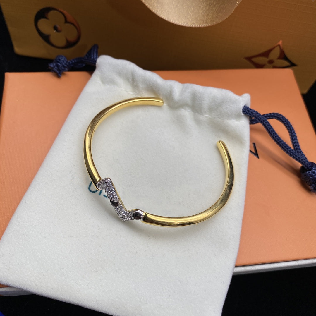 ¡®Star¡¯VOLTE UPSITE DOWN DIAMOND GOLD OPEN BRACELET