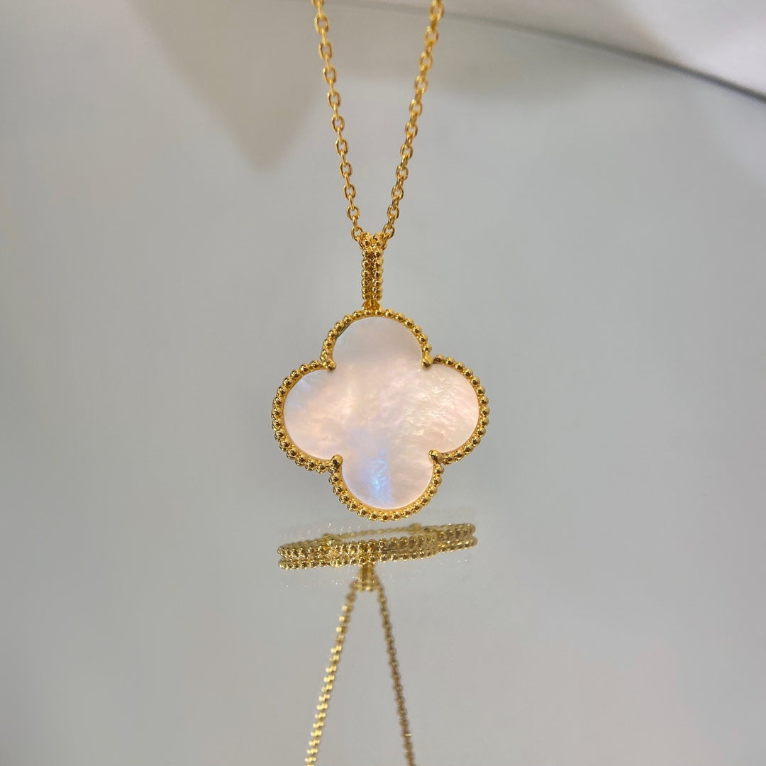 ¡®Star¡¯CLOVER 25MM MOP LARGE PENDANT NECKLACE