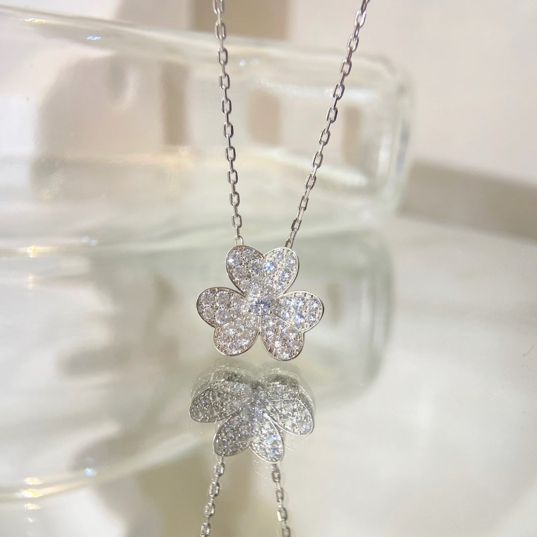 ¡®Star¡¯FLOWER DIAMOND NECKLACE