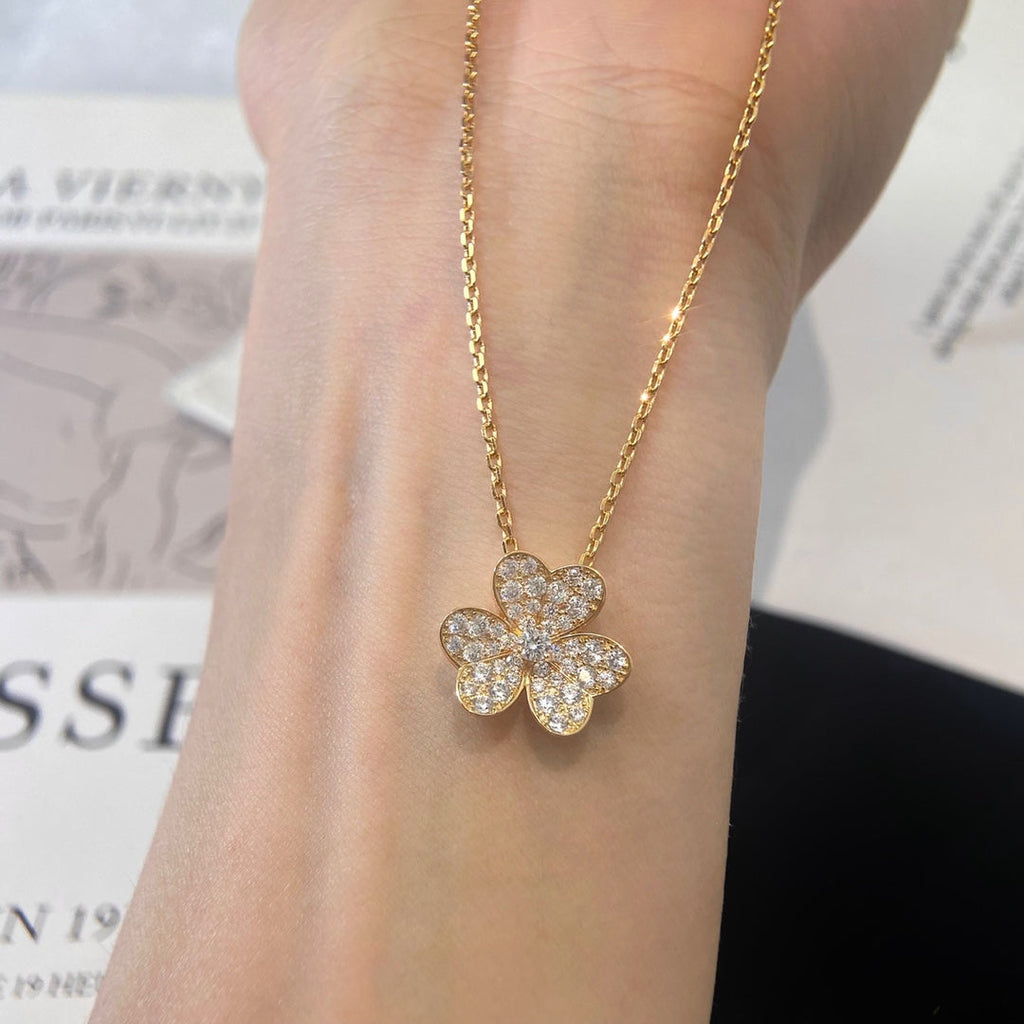 ¡®Star¡¯FLOWER DIAMOND NECKLACE