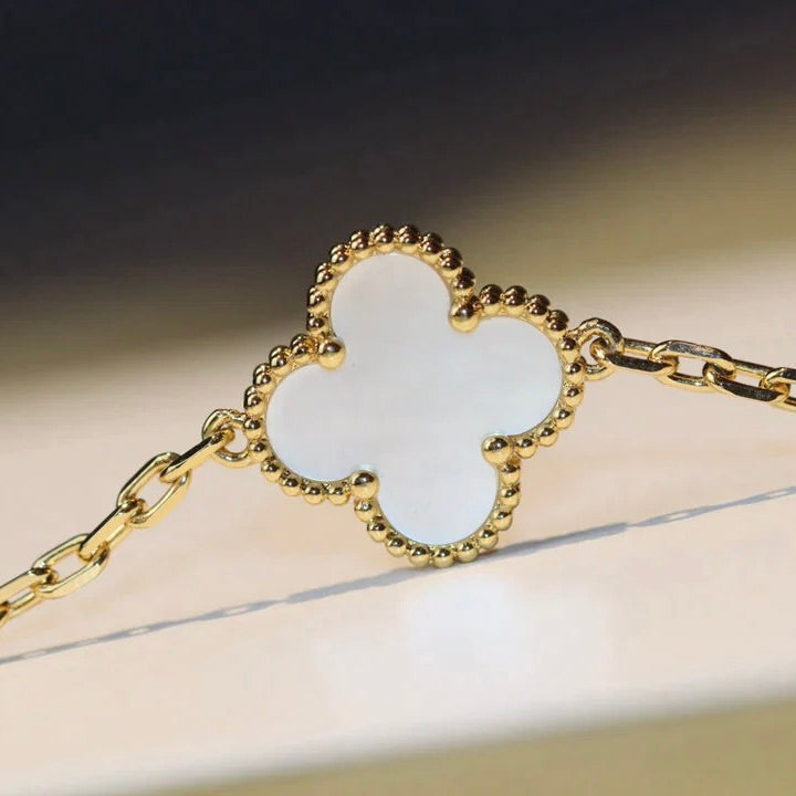 ¡®Star¡¯CLOVER 20 MOTIFS WHITE MOP NECKLACE