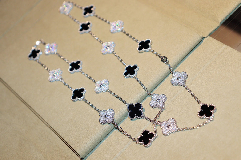 ¡®Star¡¯CLOVER 20 MOTIFS ONYX DIAMOND SILVER
