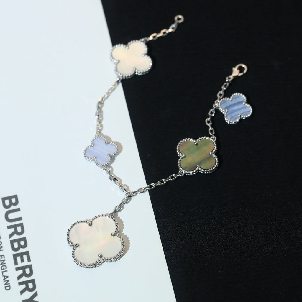 ¡®Star¡¯CLOVER BRACELET 5 MOTIFS MOP CHALCEDONY SILVER