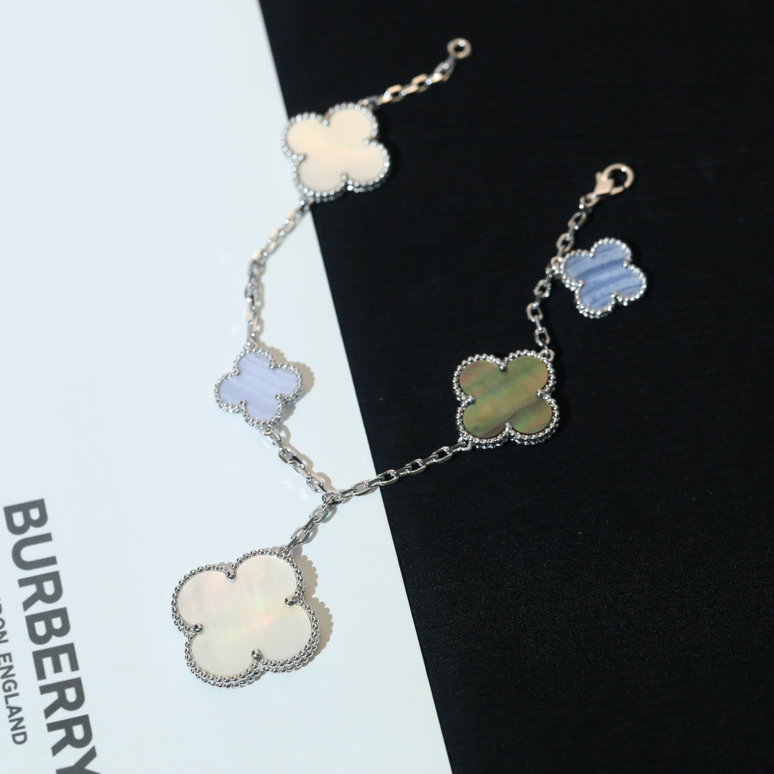 ¡®Star¡¯CLOVER BRACELET 5 MOTIFS MOP CHALCEDONY SILVER