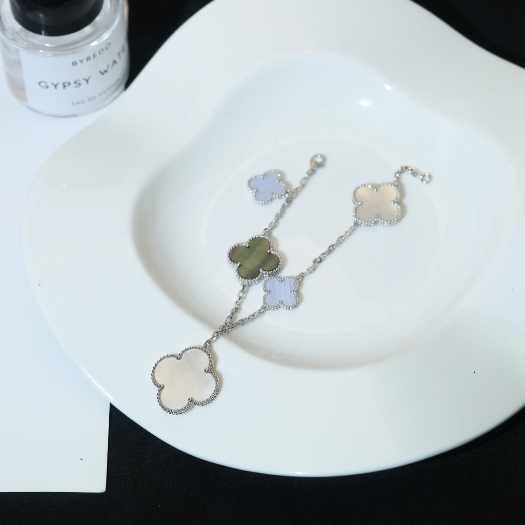 ¡®Star¡¯CLOVER BRACELET 5 MOTIFS MOP CHALCEDONY SILVER