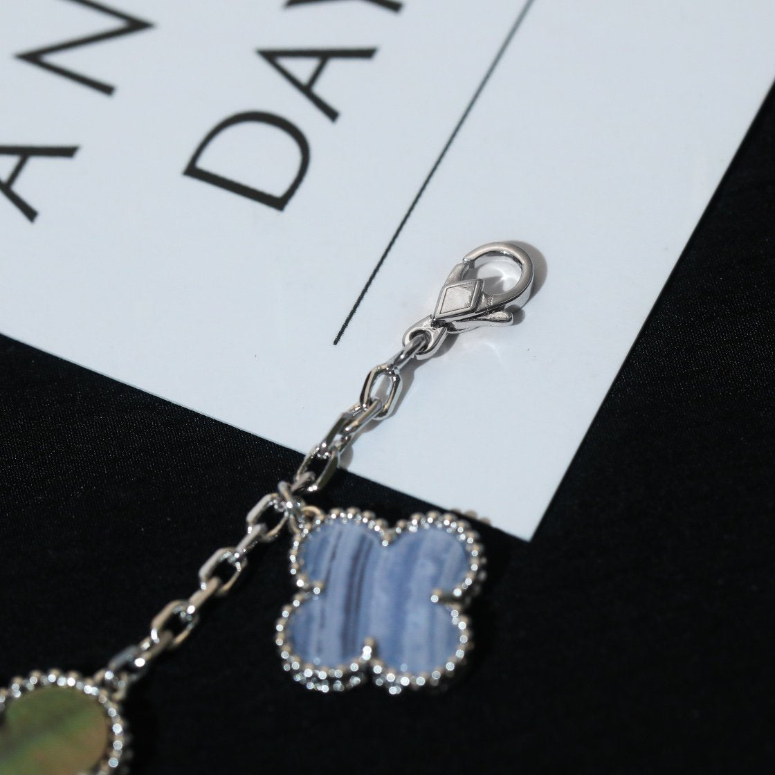 ¡®Star¡¯CLOVER BRACELET 5 MOTIFS MOP CHALCEDONY SILVER