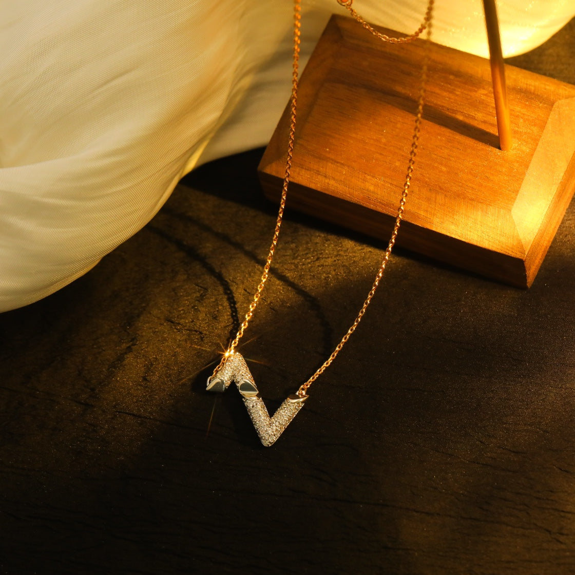 ¡®Star¡¯VOLT SILVER DIAMOND PEDANT NECKLACE