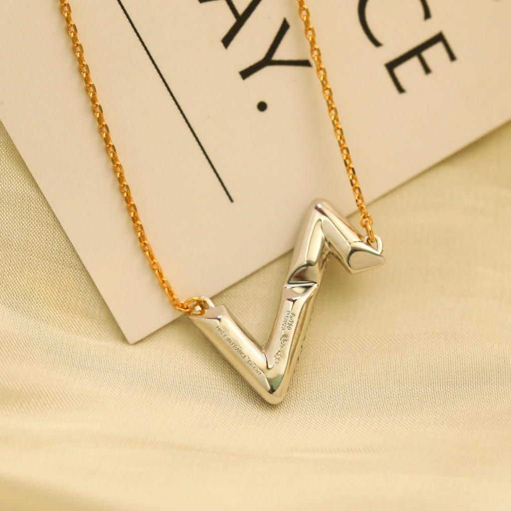 ¡®Star¡¯VOLT SILVER DIAMOND PEDANT NECKLACE
