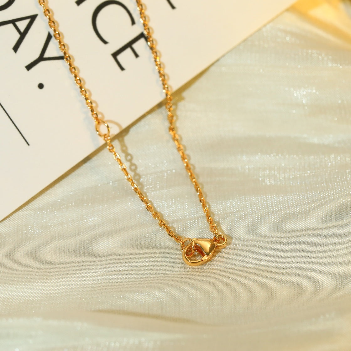¡®Star¡¯VOLT SILVER DIAMOND PEDANT NECKLACE