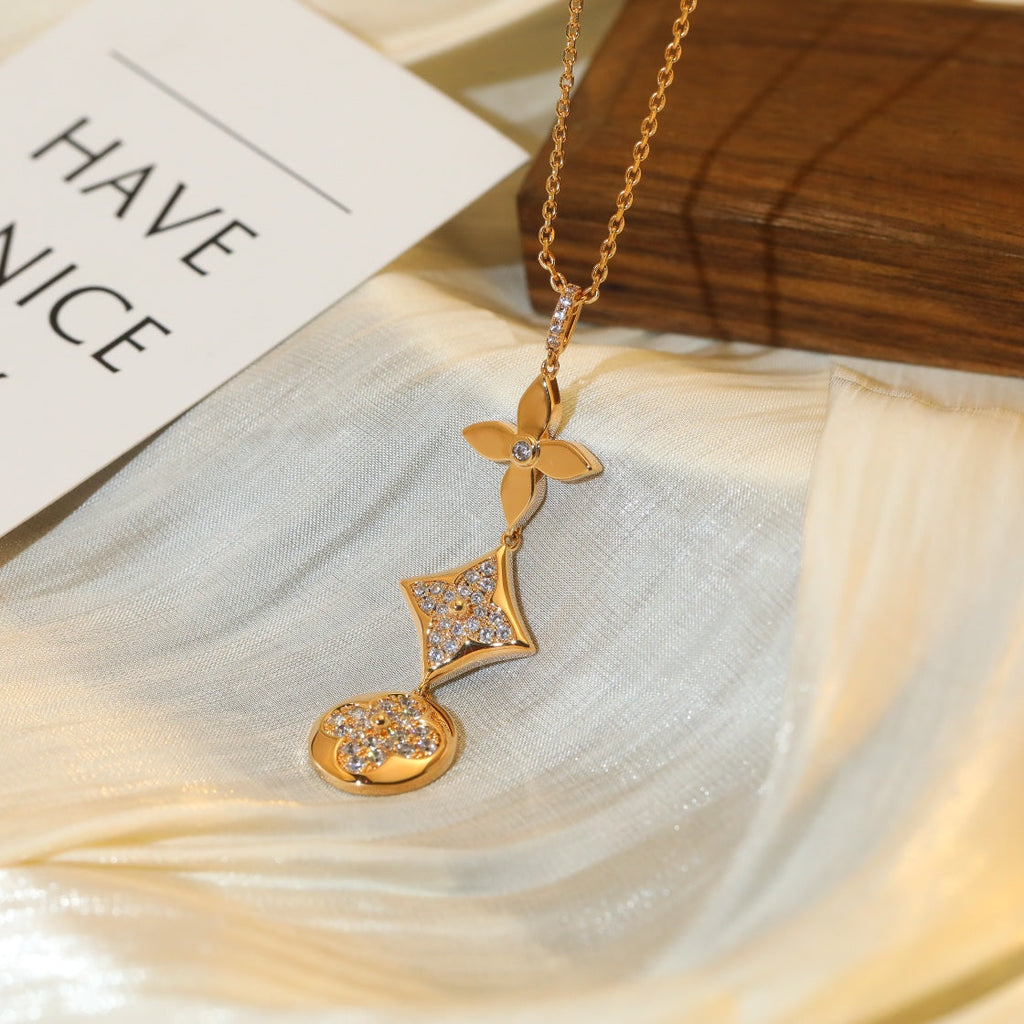 ¡®Star¡¯STAR AND SUN DIAMOND PINK GOLD NECKLACE