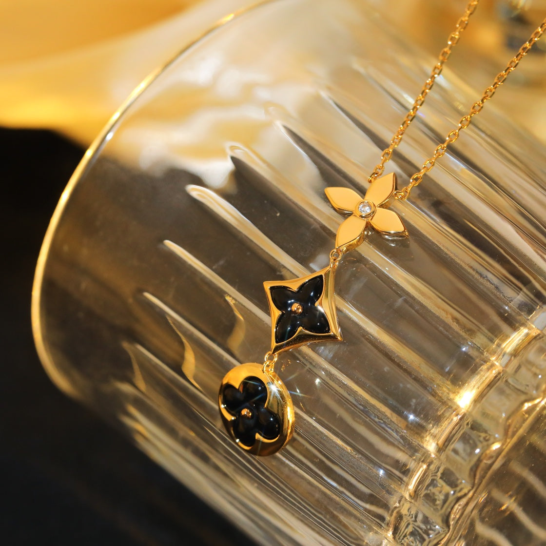 ¡®Star¡¯STAR AND SUN ONYX PINK GOLD NECKLACE