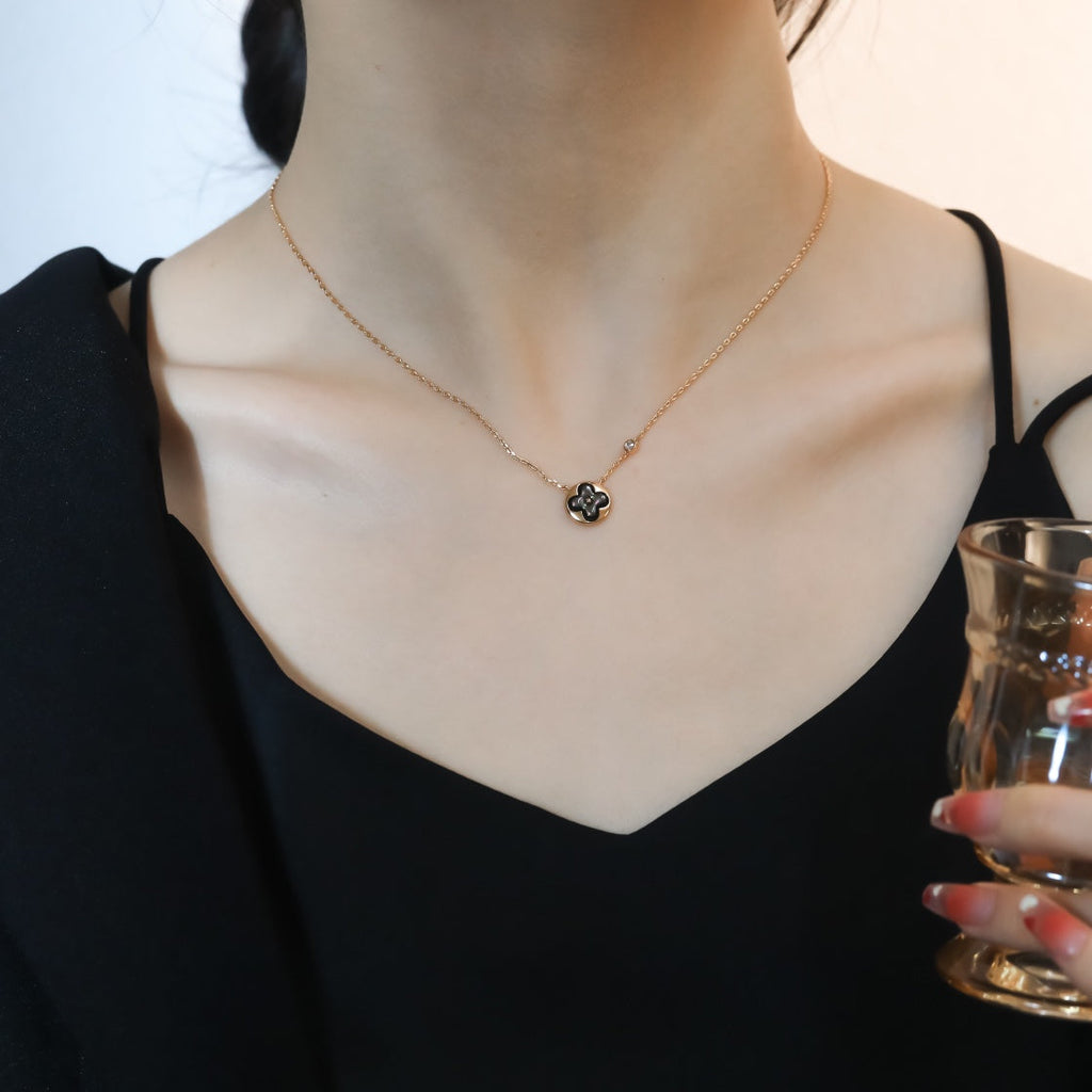 ¡®Star¡¯SUN PEDANT PINK GOLD 1 DIAMOND NECKLACE