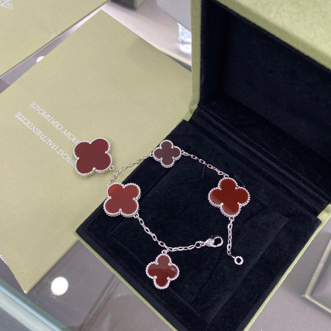 ¡®Star¡¯CLOVER 5 MOTIFS SIVLER CARNELIAN BRACELET