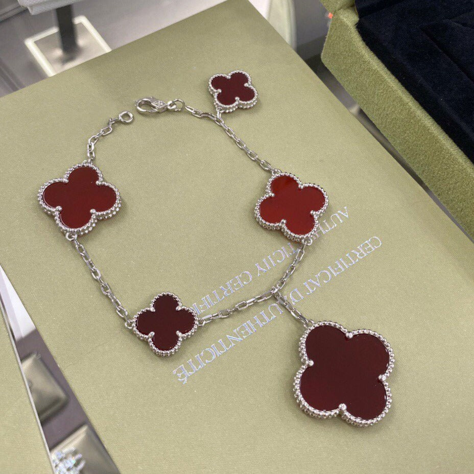 ¡®Star¡¯CLOVER 5 MOTIFS SIVLER CARNELIAN BRACELET