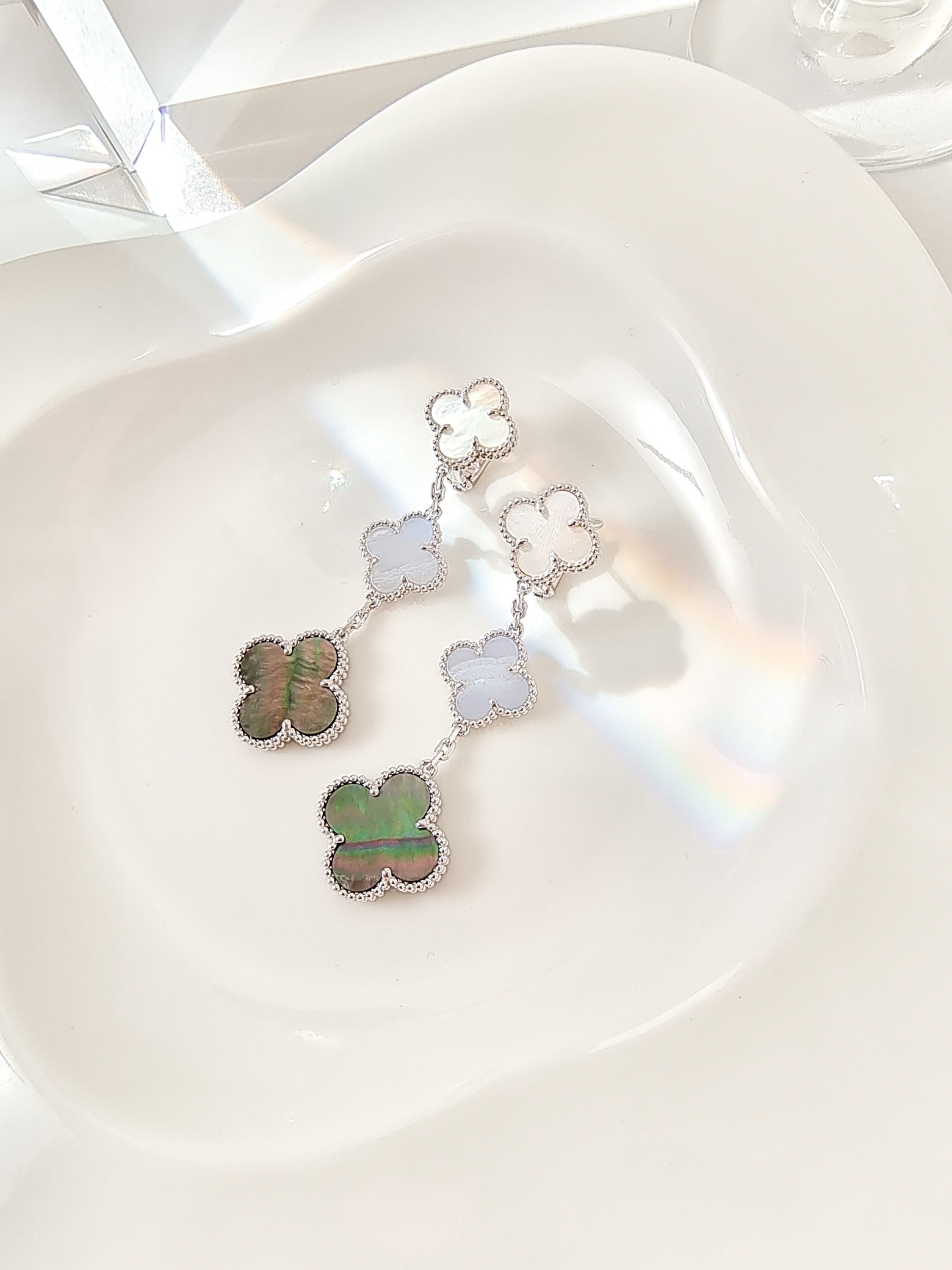 ¡®Star¡¯CLOVER 3 MOTIFS CHALCEDONY DARK MOP SILVER EARRINGS