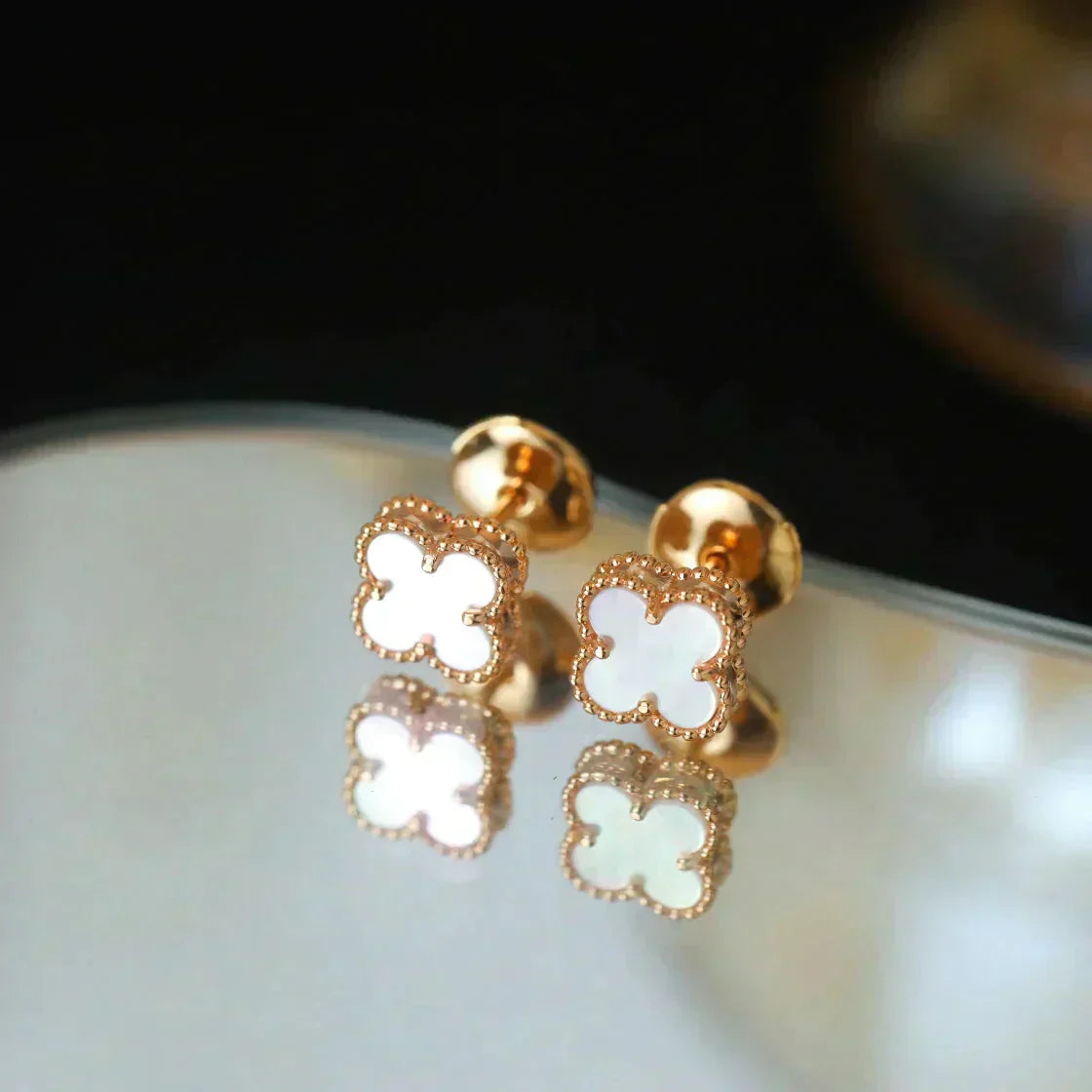 ¡®Star¡¯CLOVER MINI 9.5MM WHITE MOP EARRINGS