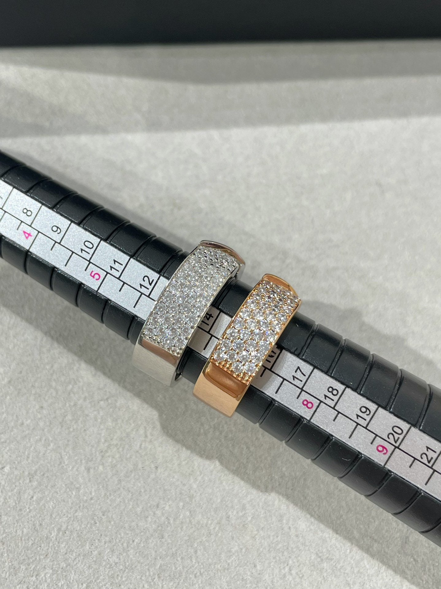 ¡®Star¡¯LIENS EVIDENCE  DIAMOND PAVED RING