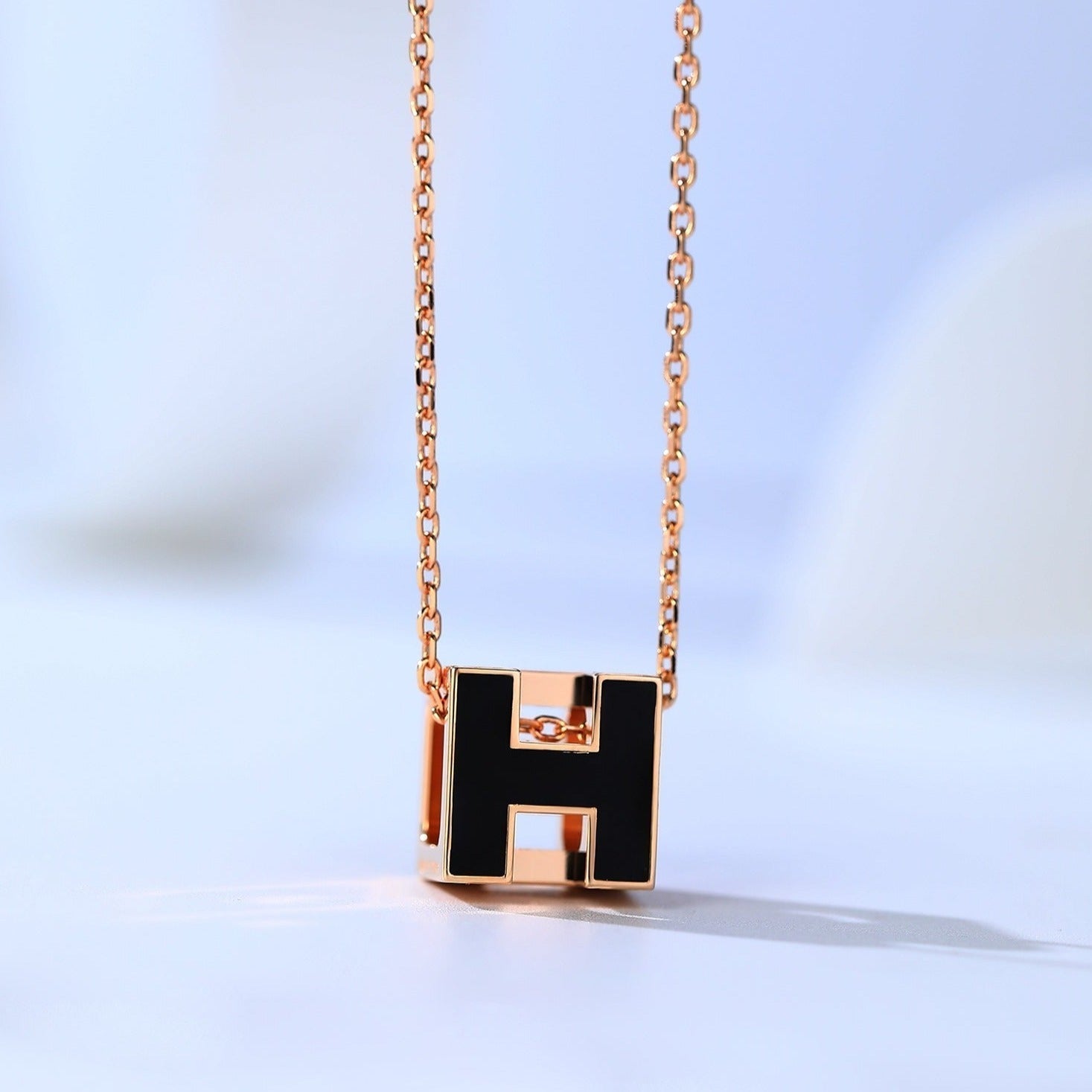 ¡®Star¡¯H CAGE PINK GOLD NECKLACE