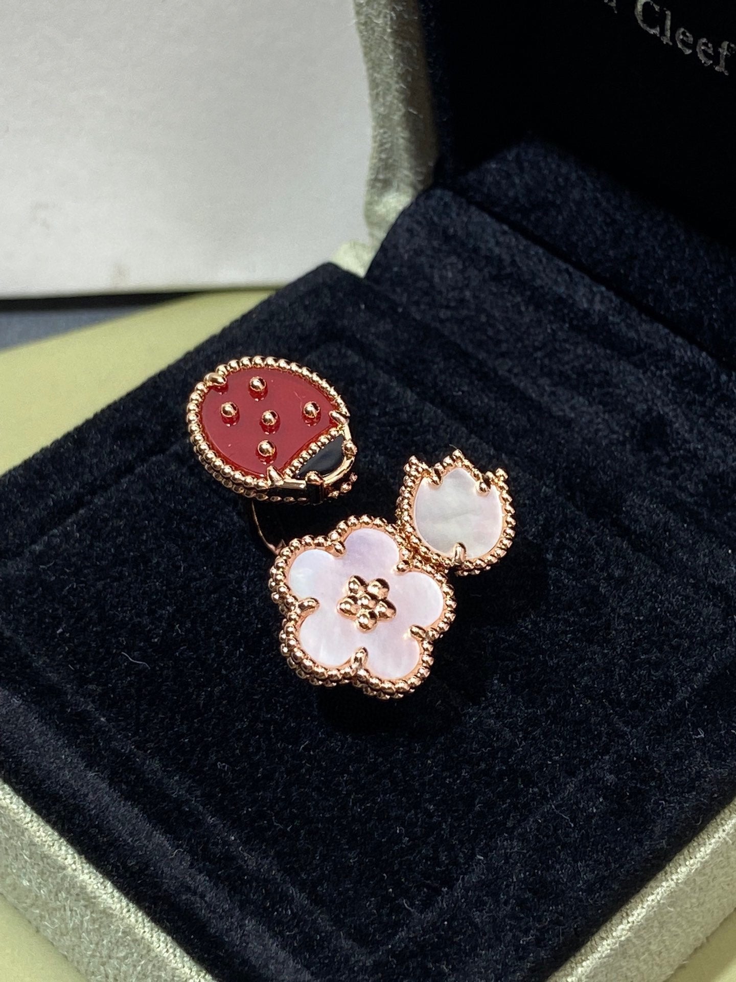 ¡®Star¡¯LUCKY 3 MOTIF ROSE GOLD RING