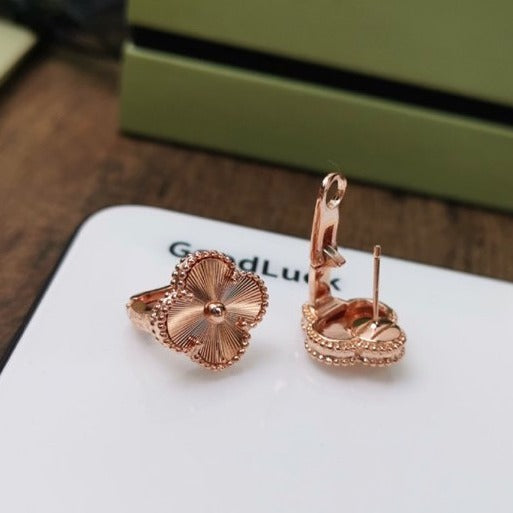 ¡®Star¡¯CLOVER MEDIUM STUD EARRINGS