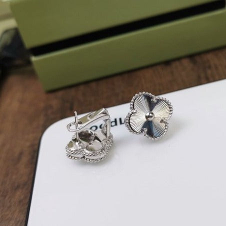 ¡®Star¡¯CLOVER MEDIUM STUD EARRINGS