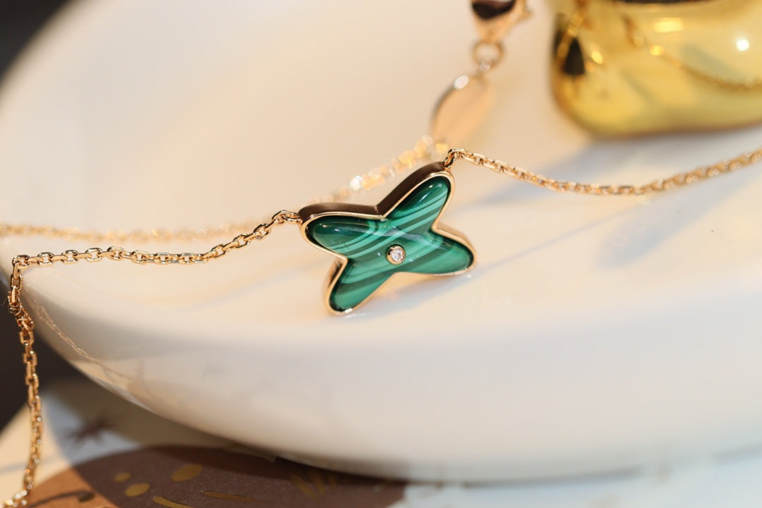 ¡®Star¡¯JEUX MALACHITE 1 DIAMOND PINK GOLD NECKLACE