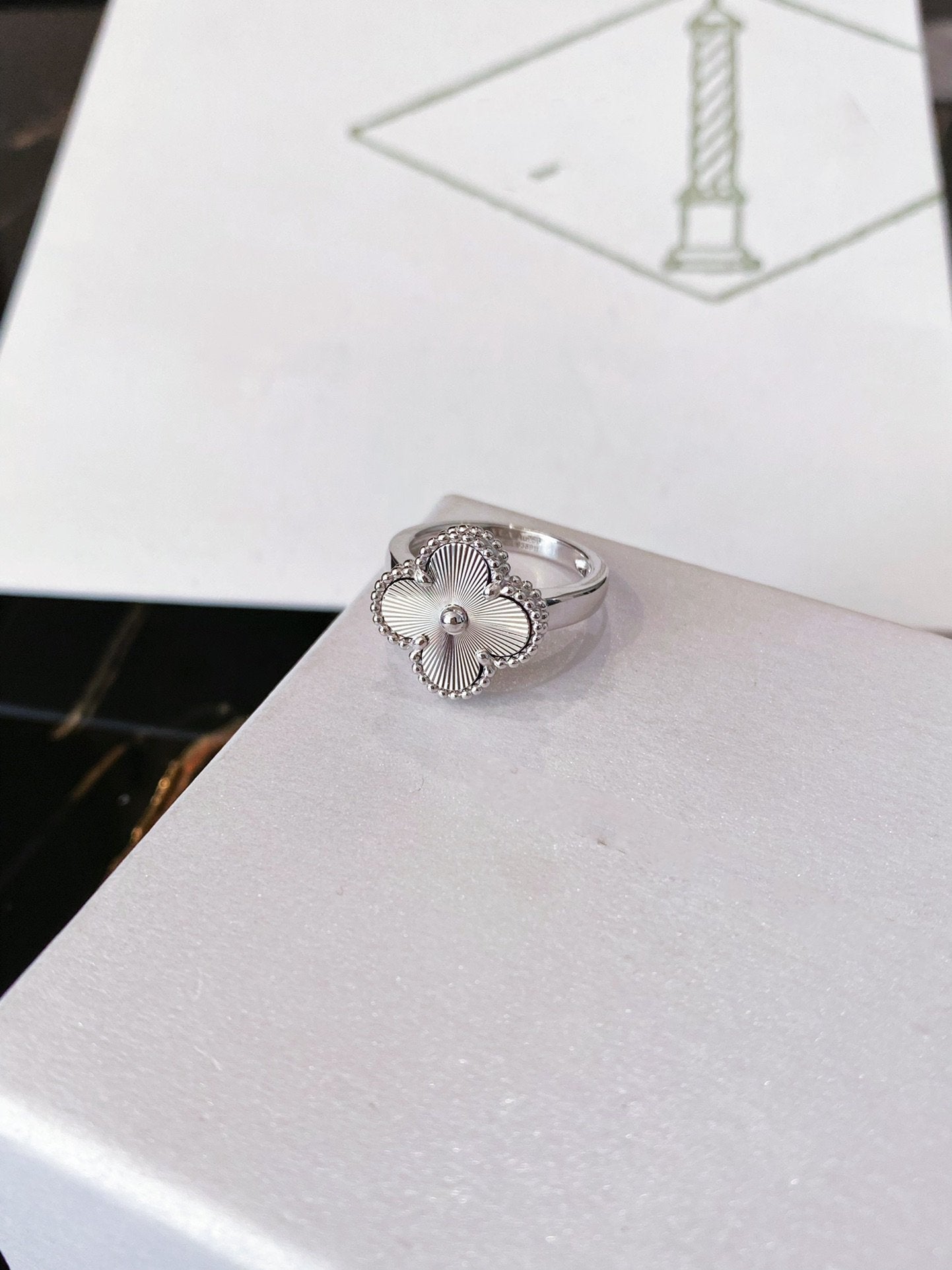 ¡®Star¡¯CLOVER SILVER RING