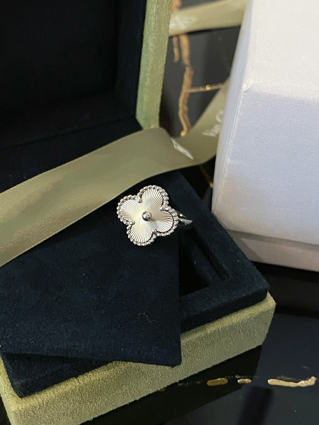 ¡®Star¡¯CLOVER SILVER RING