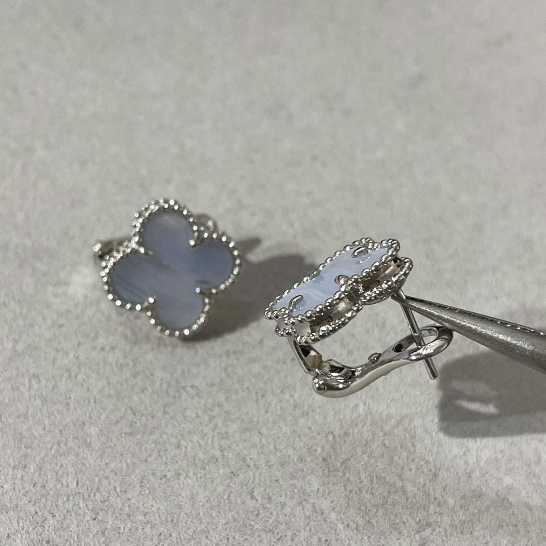 ¡®Star¡¯CLOVER CHALCEDONY SILVER STUD EARRINGS