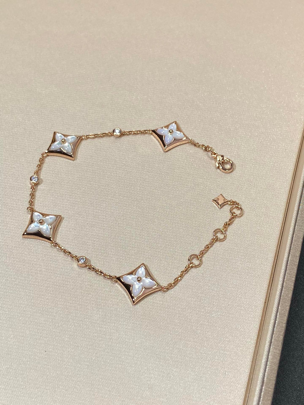 ¡®Star¡¯STAR 4 MOTIF MOP DIAMOND PINK GOLD BRACELET