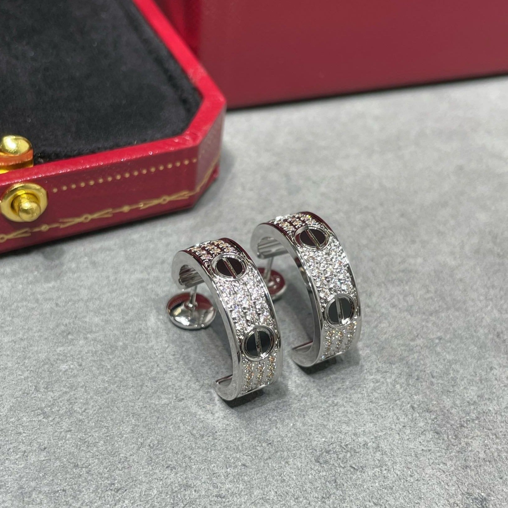 ¡®Star¡¯LOVE CERAMIC DIAMOND PAVED SILVER EARRINGS